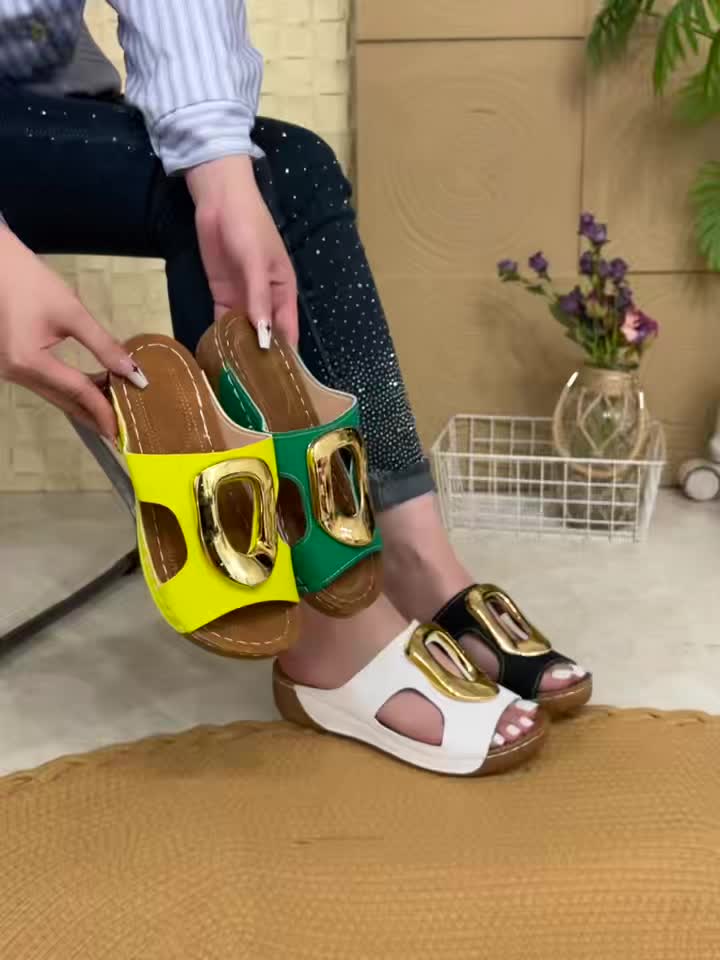 Sandalias cómodas y modernas para mujer, ideales para el hogar, la oficina y para usar en diversas ocasiones.