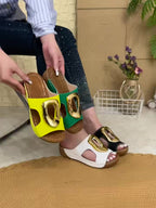 Sandalias cómodas y modernas para mujer, ideales para el hogar, la oficina y para usar en diversas ocasiones.